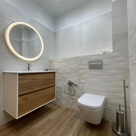 Edificio Orion, E11 Apartment