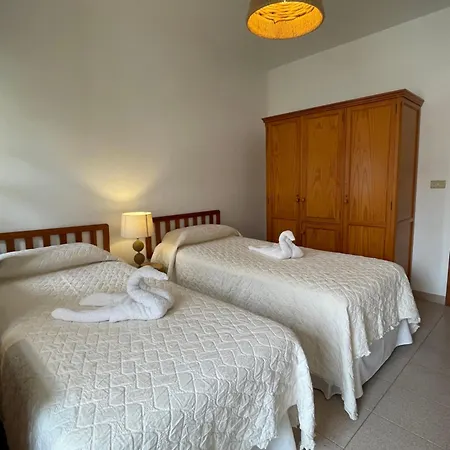 Edificio Oriòn, E11 * Tazacorte