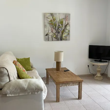 Edificio Oriòn, E11 * Tazacorte